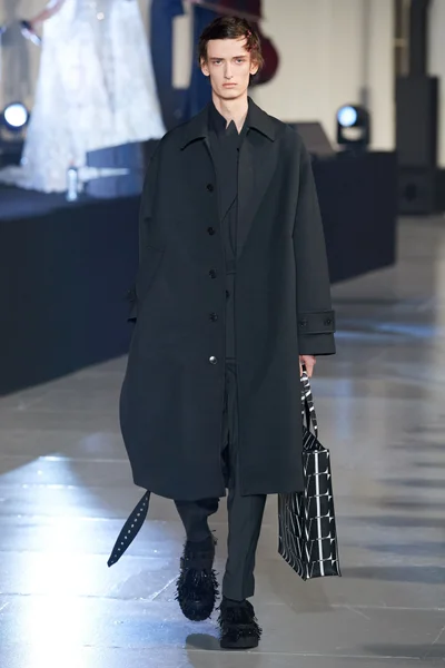 Look 19